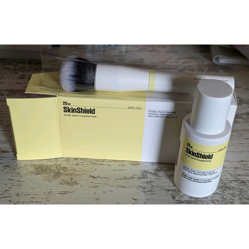 Methodiq SkinShield Acne Safe Active Foundation Shade 35 Light-Medium & Brush